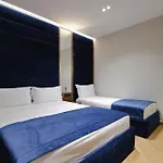 מלון Duka's Boutique 4*