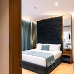 Duka's Boutique מלון 4*
