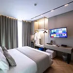 Duka's Boutique מלון 4*