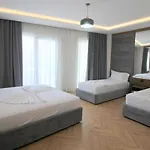 Duka's Boutique 4*