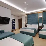 Duka's Boutique 4*
